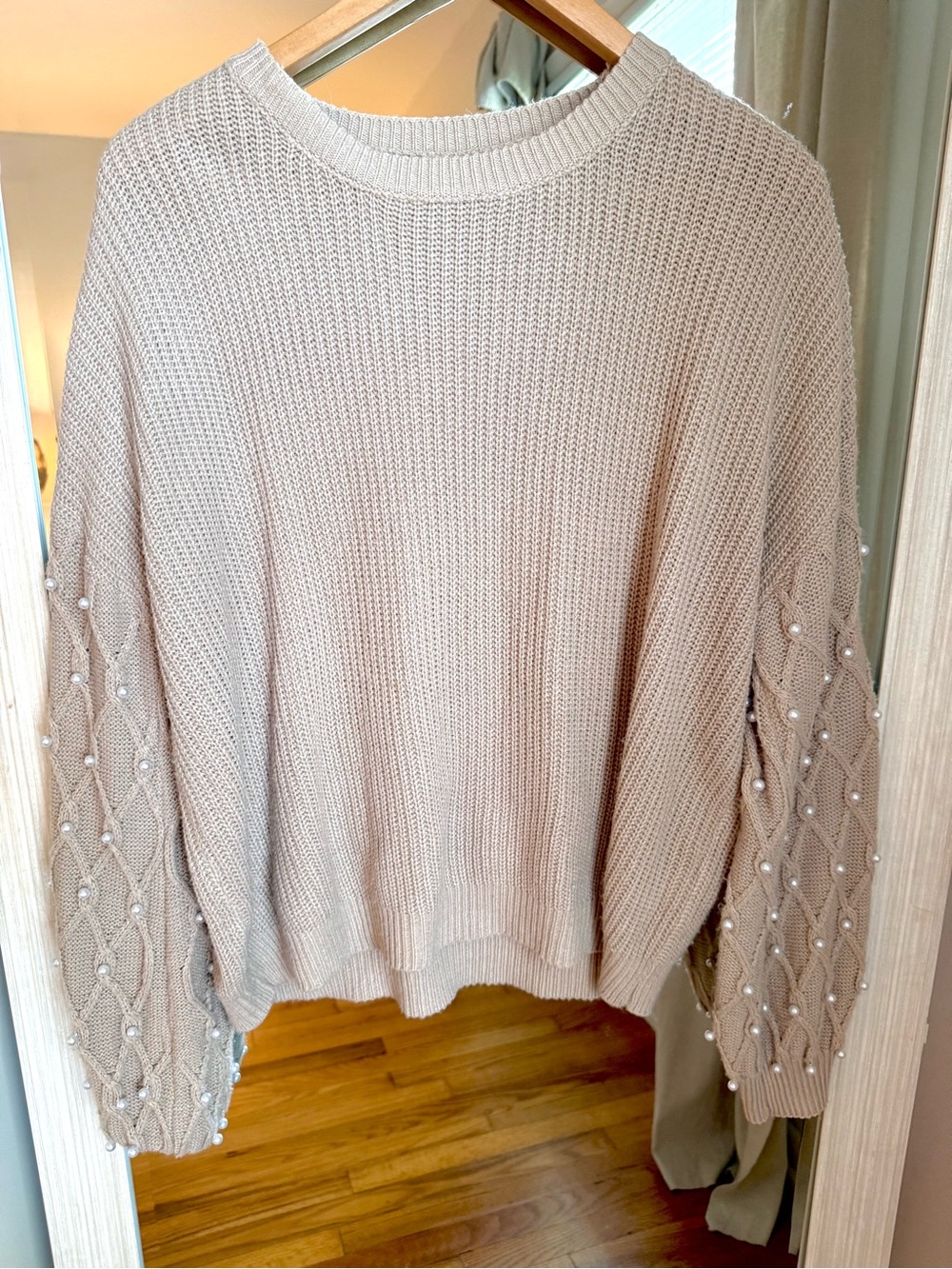 Women’s Large Crew Neck Pearl Cable Knit Sleeved Pullover Beige Sweater